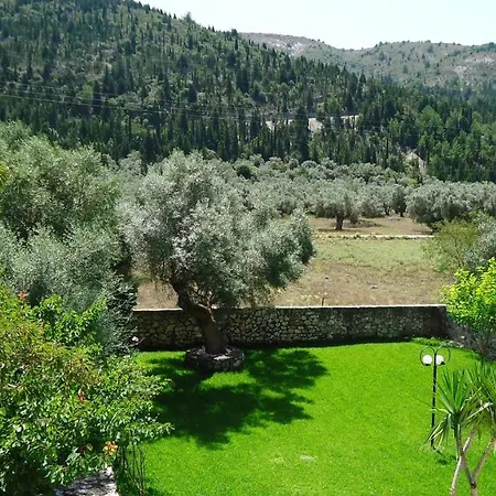 House Of Garden Apartment