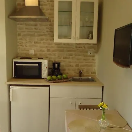 House Of Garden Apartment *