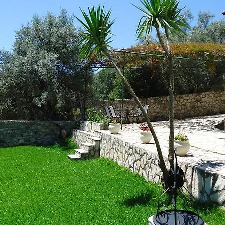 House Of Garden Apartment Dragano